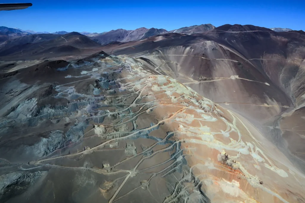 Los desmontes y caminos en zonas periglaciares están siendo uno de los puntos calientes de los debates en grupos ecologistas como greenpeace
