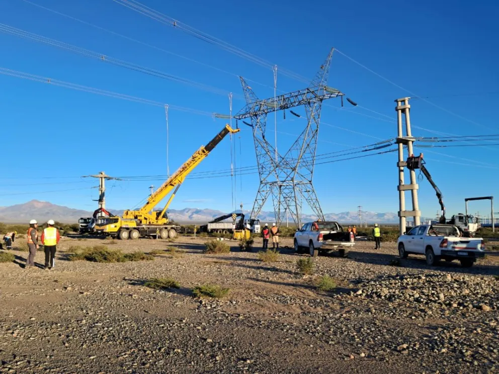 Ampliación de redes eléctricas en zonas mineras.