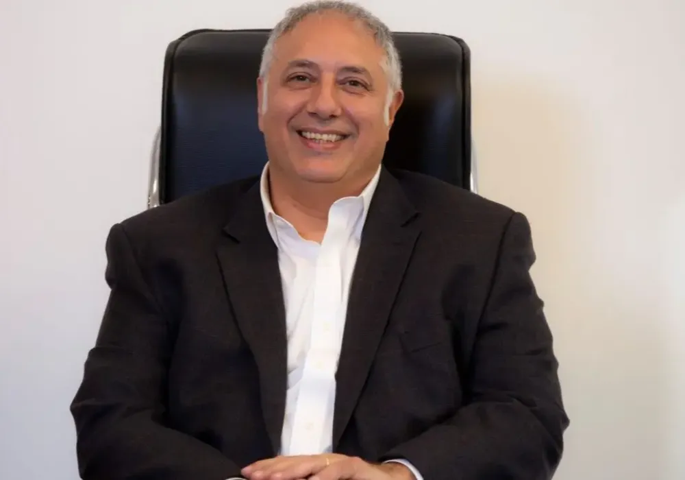 retrato de Alberto Carlocchia se desempeña actualmente como el coordinador y líder del Comité de Minería de la Cámara de Comercio Argentino Canadiense (CCAC)