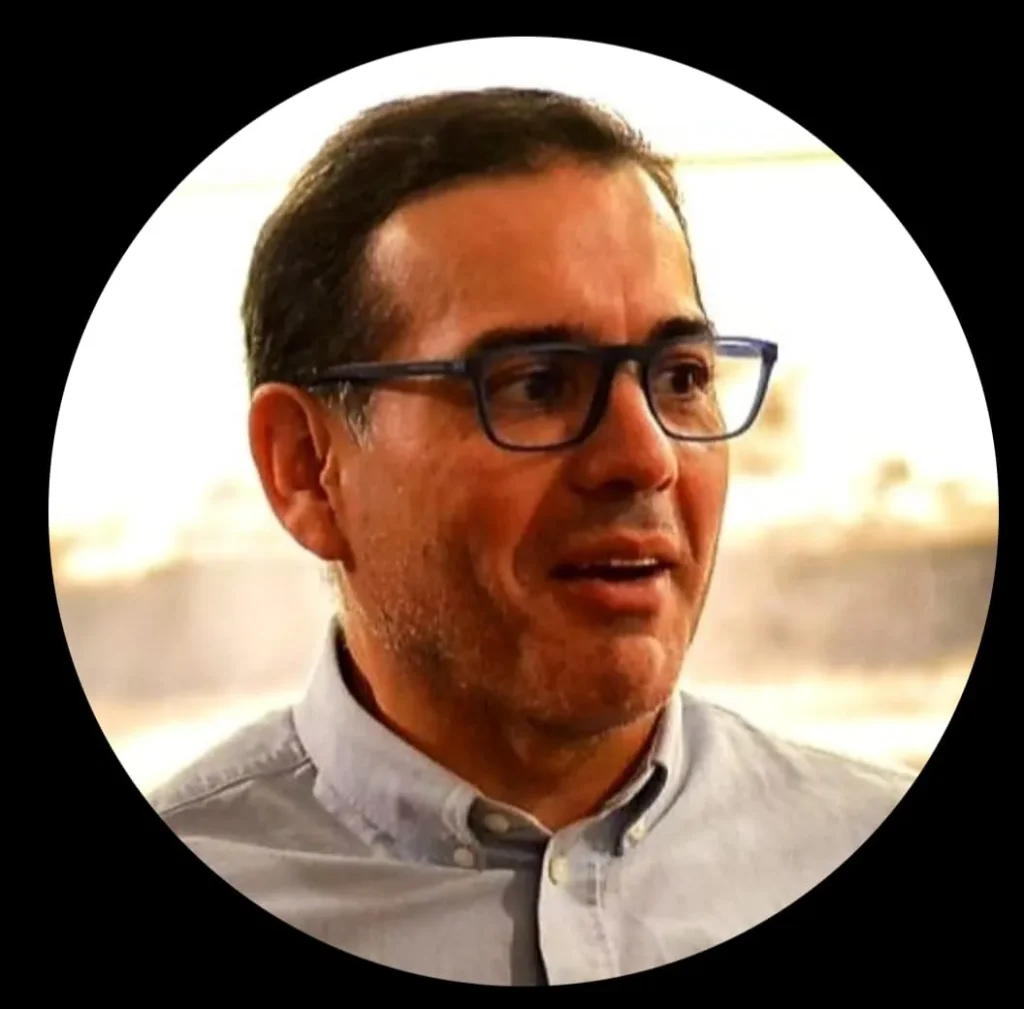 retrato de Armando Miranda Barrientos, máster en economía, especializado en minería e ingeniero comercial.