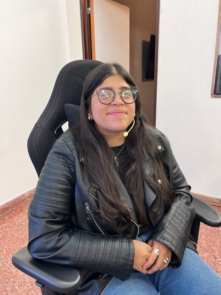 Lourdes Pizarro parte del equipo organizador.