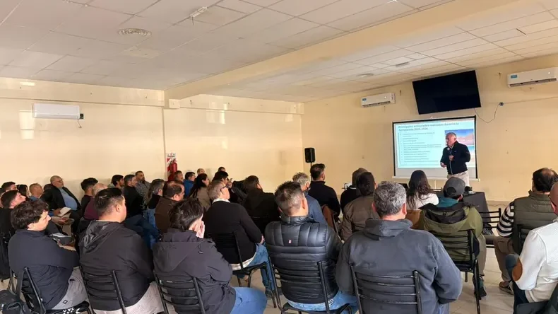 Reunión de las cámaras empresariales CASEMICA y CAEMCA con directivos del proyecto minero Los Azules en Calingasta.