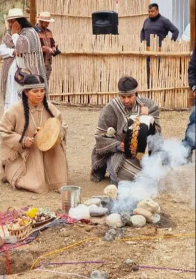 Ceremonia tradicional de la Comunidad Indígena Diaguita El Corral de la Alta Cordillera en Chile.