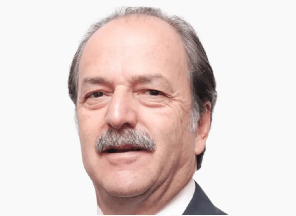 Vernon Arseneau, director ejecutivo de Nobel Resources, analizando los avances exploratorios en Chile.