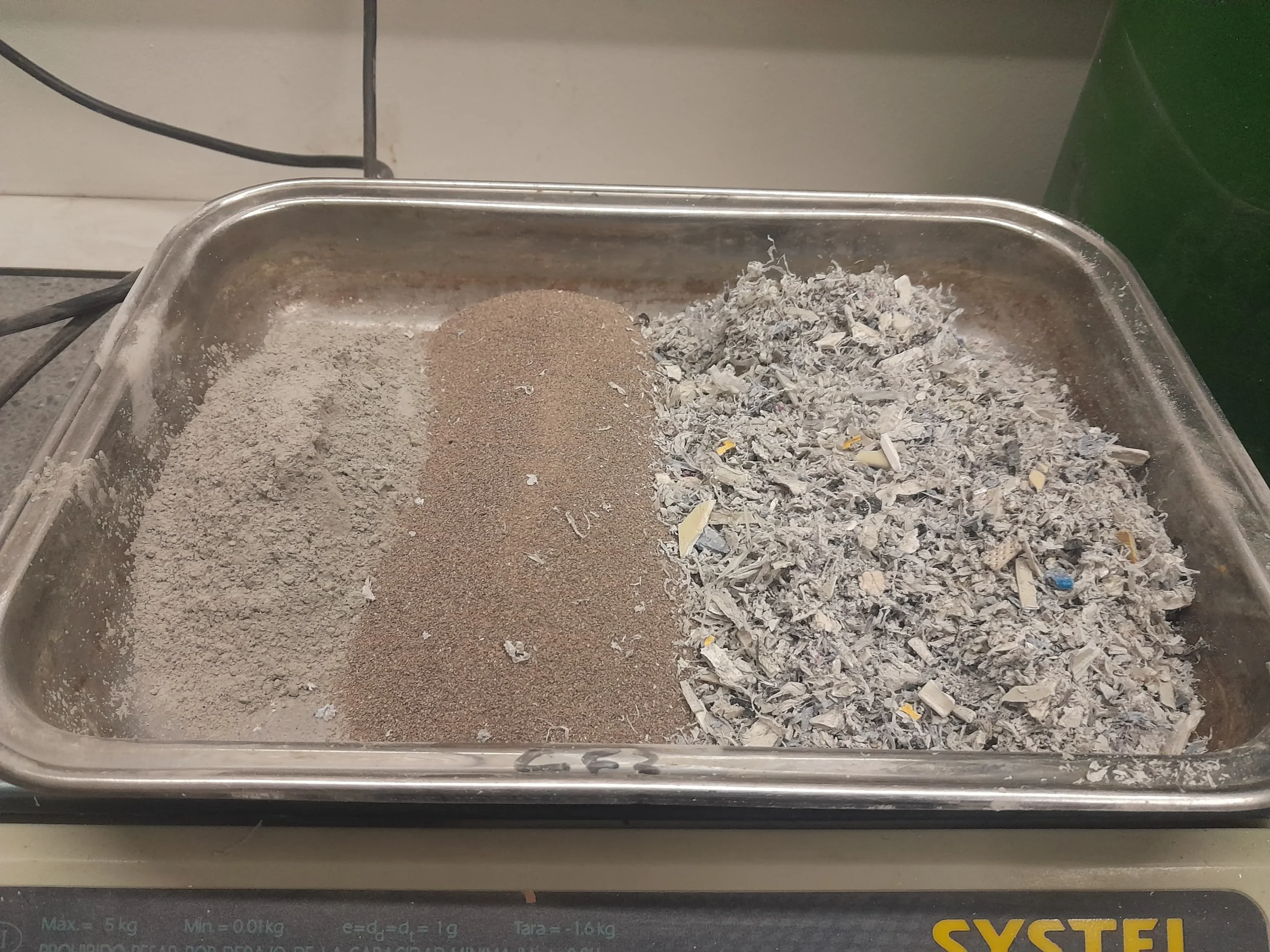 Minería urbana UNSJ: mezcla seca con materiales reciclados para ensayos de construcción.