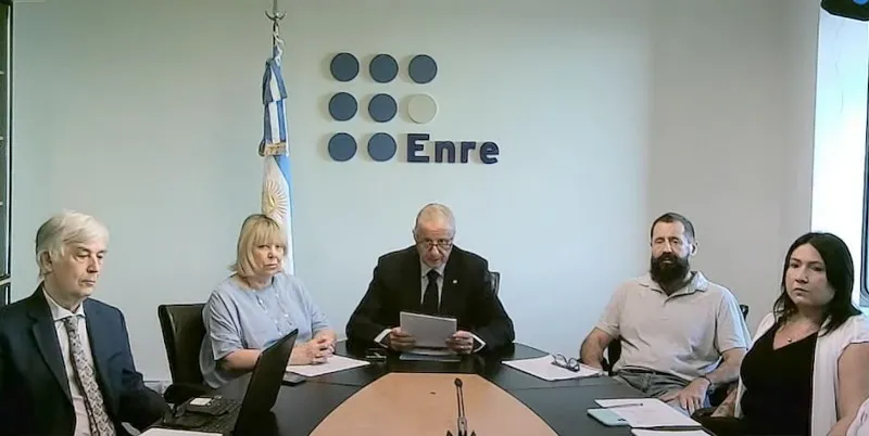 Autoridades del directorio del ENReGE durante la sesión donde se analizó el proyecto eléctrico de Vicuña.