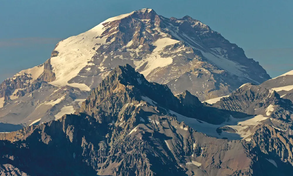 Ley de Tierras y minería: el debate por la soberanía en la cordillera