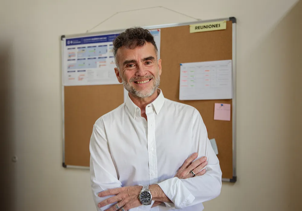 retrato de secretario de Posgrado de la Facultad de Ciencias Sociales, Daniel Gimeno 
