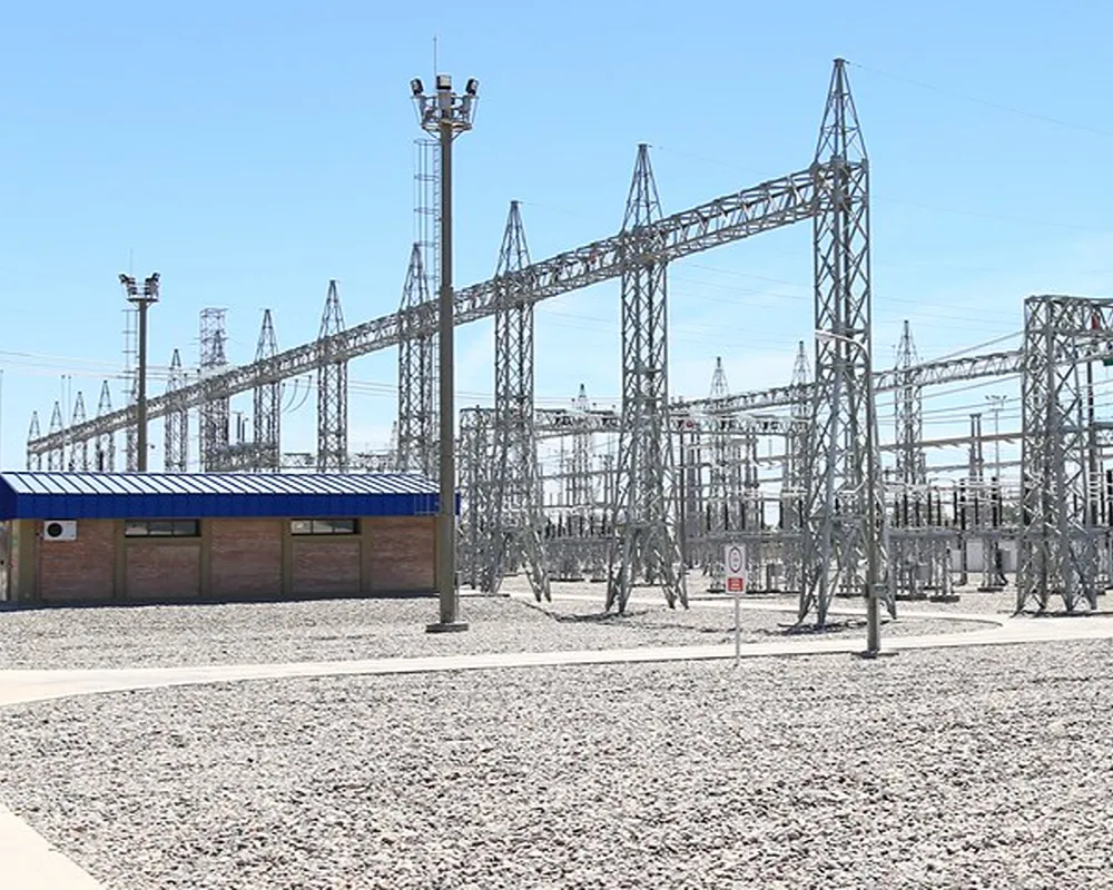 Vista aérea de la Estación Transformadora Nueva San Juan con sus imponentes transformadores y pórticos de alta tensión