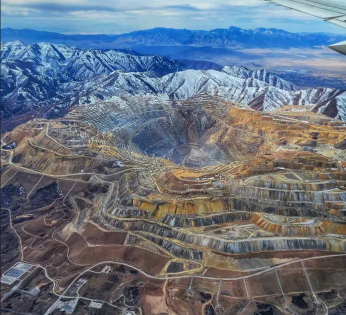 Tajo abierto de la mina Bingham Canyon de Rio Tinto en Utah Estados Unidos.