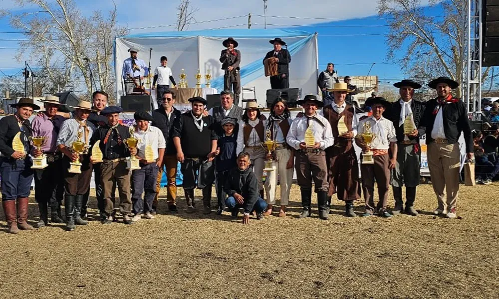 Sarmiento celebra 118 años entre minería, tradición y música nacional