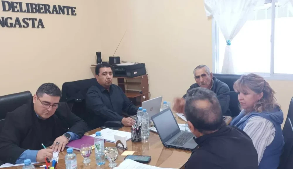 reunion en el concejo deliberante de calingasta