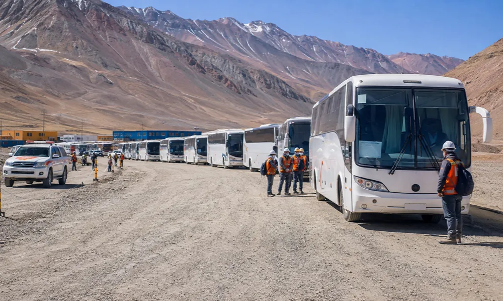 Representantes de empresas acuerdan una posible asociación vinculada al transporte de personal para operaciones mineras.