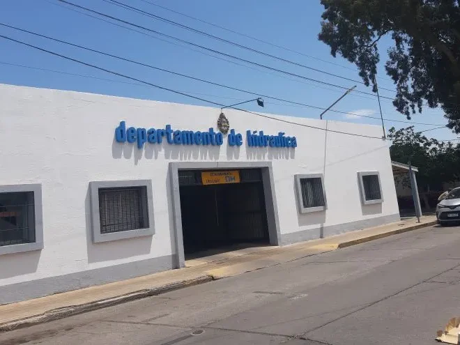 Fachada del Departamento de Hidráulica de San Juan, organismo encargado de los permisos de agua minera en Calingasta