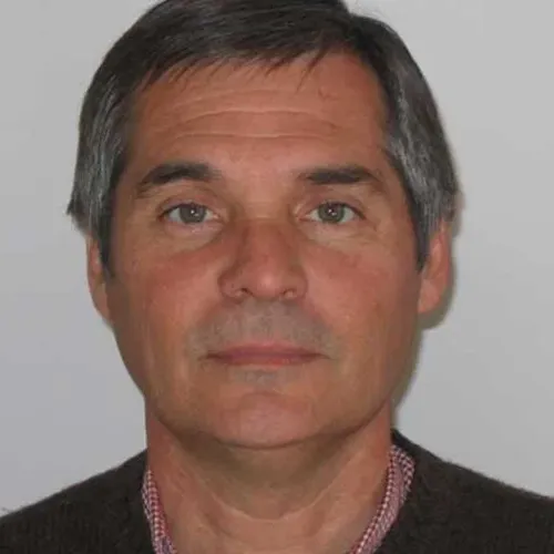ingeniero en Minas y metalurgista Víctor Ciribeni,