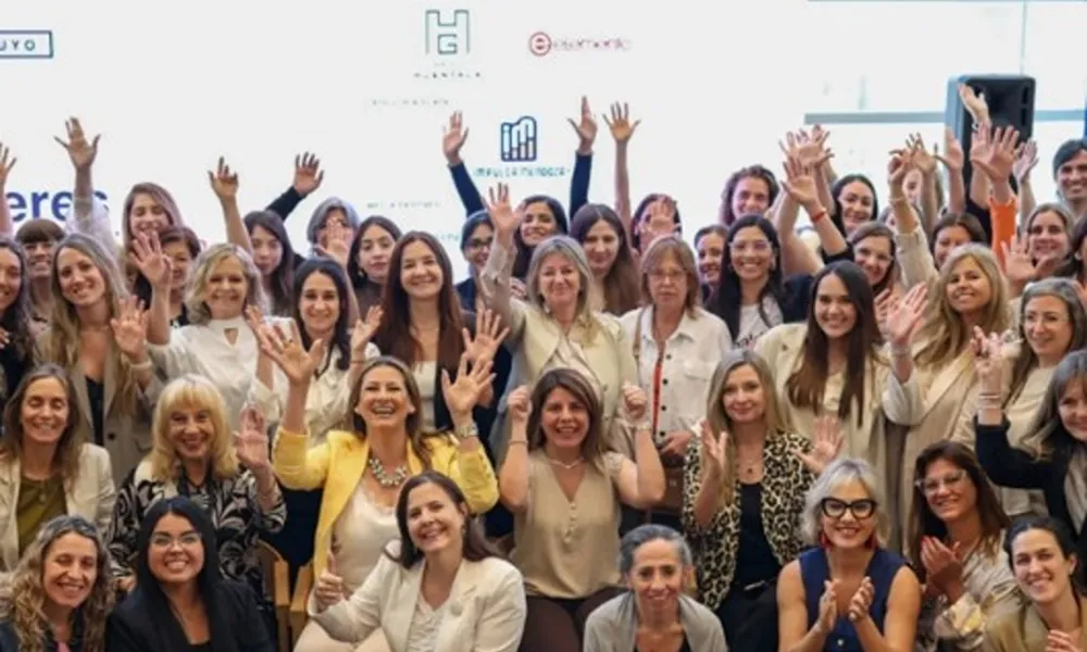 Julia Echegaray participa de un encuentro orientado al fortalecimiento de mujeres empresarias y emprendedoras.