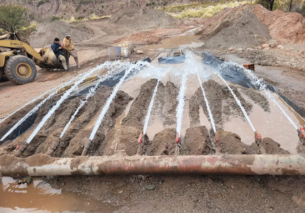 proceso de lixiviacion de oro en mineria artesanal, por aluviones en proceso gravitacional por agua