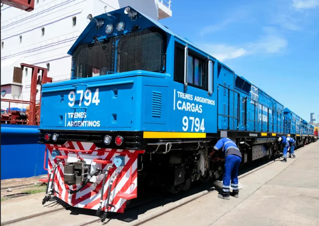 Privatización del Belgrano Cargas y formaciones de trenes de carga en Argentina.