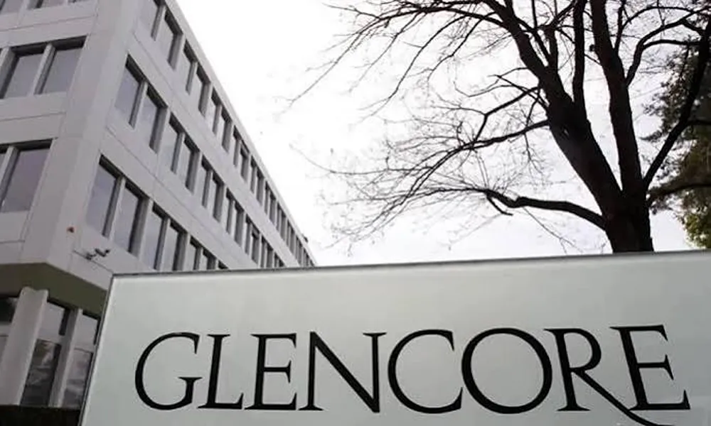cartel de ingreso a una de las oficinas de glencore