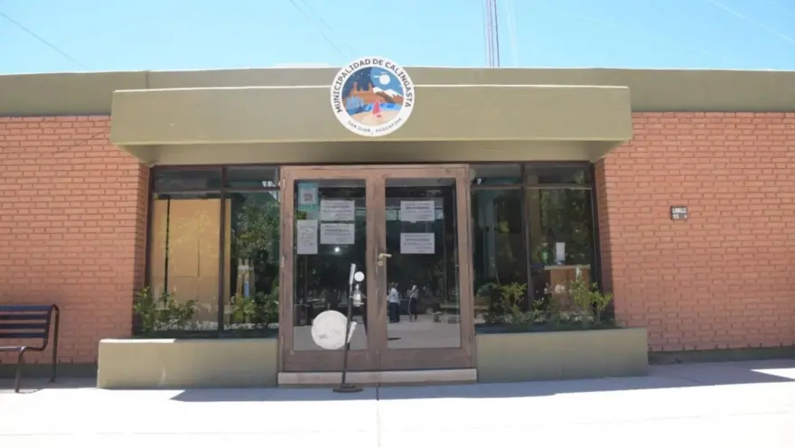 Fachada de la municipalidad de Calingasta.