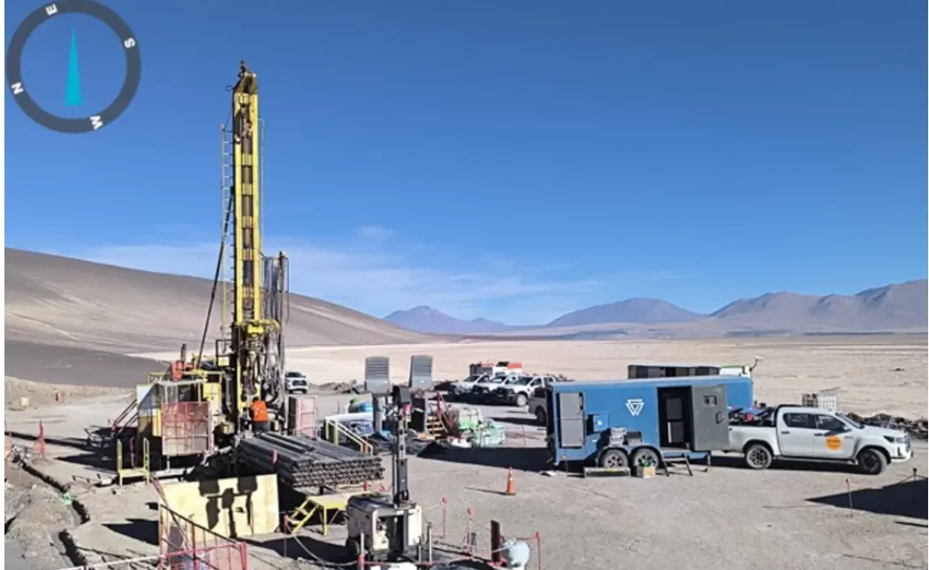 Muestreo y trabajos geológicos en el proyecto de cobre y oro Río Grande en Salta.