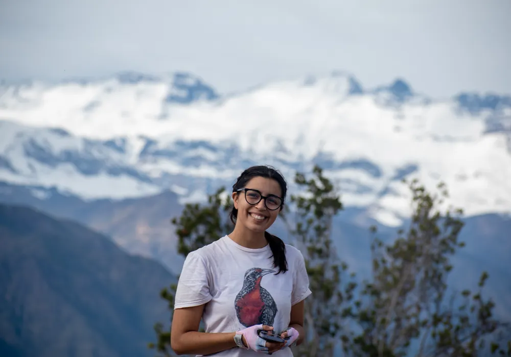 fotografia de geomeli, detras paisaje montañoso