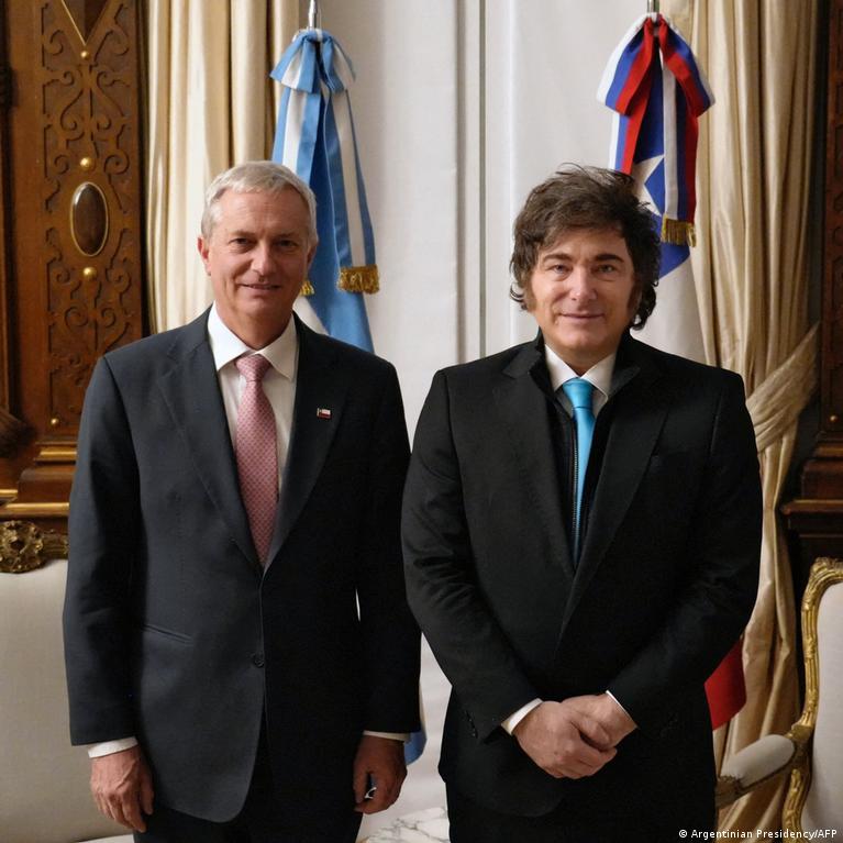 Milei presidente de argentina junto  a Kast presidente de chile 
