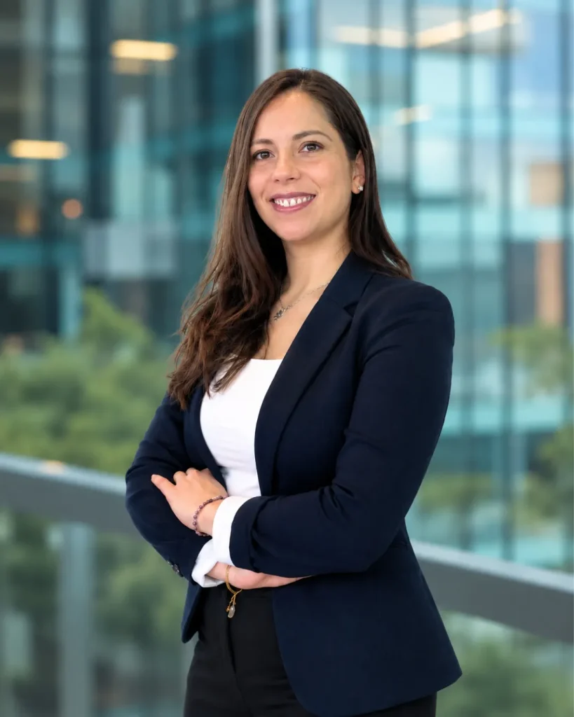 Francia Carlsson, líder el área de reclutamiento ejecutivo para el sector Energía en Wyser Chile