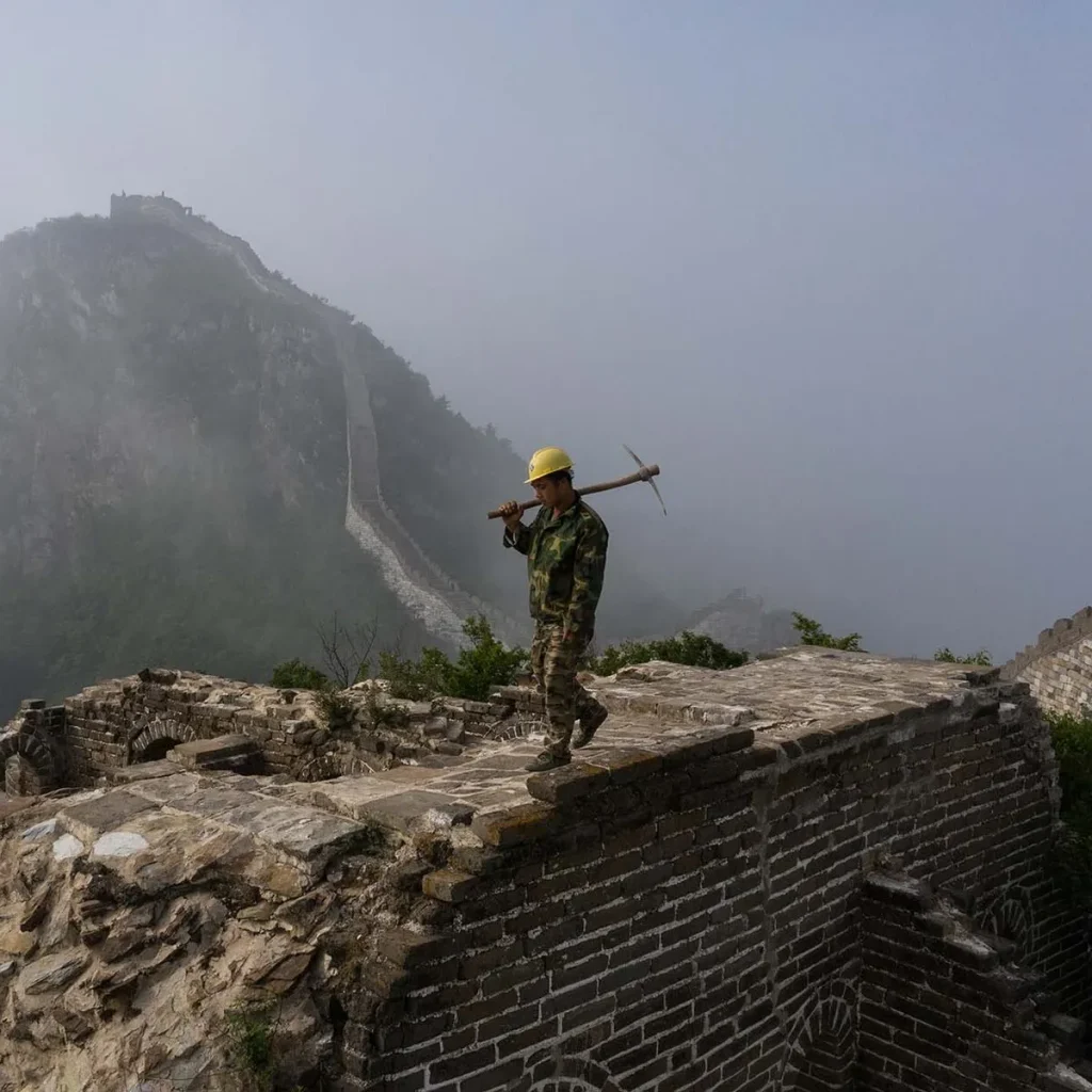 Tragedia patrimonial: una mina ilegal de carbón destruye un tramo milenario de la Gran Muralla