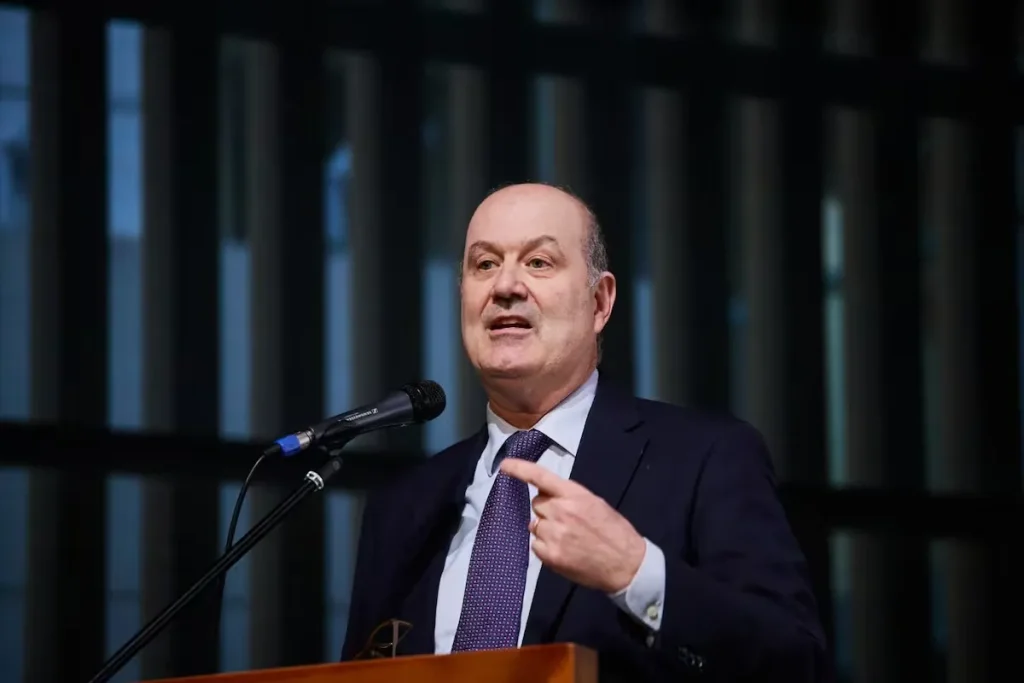 Sturzenegger, ministro de Modernización, molesto con las provincias que impulsan leyes de “compre local”