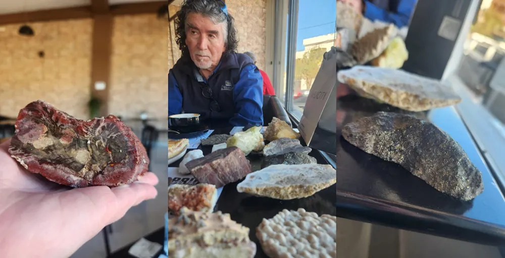 Cayetano Castro junto a distintas muestras de minerales y rocas de su colección personal, reunida durante décadas en Los Berros, departamento Sarmiento.