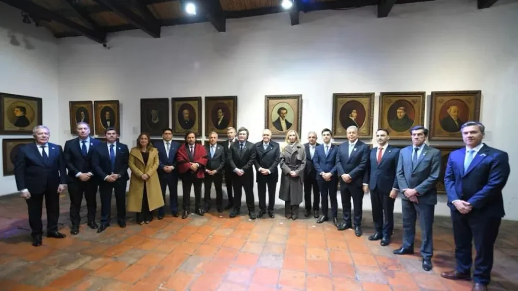 Gobernadores con Milei 