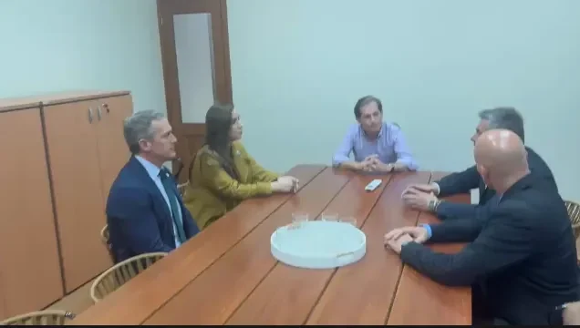 Fernando Godoy exponiendo en mesa de trabajo de la Cámara de Proveedores Mineros en San Juan.