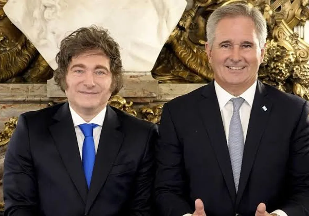 fotografia de javier milei y pablo quirno