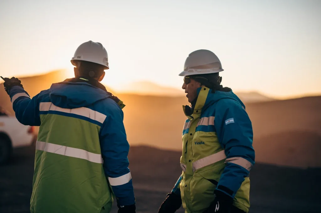 El Proyecto Vicuña ya suma 300 operadores mineros para sus obras tempranas