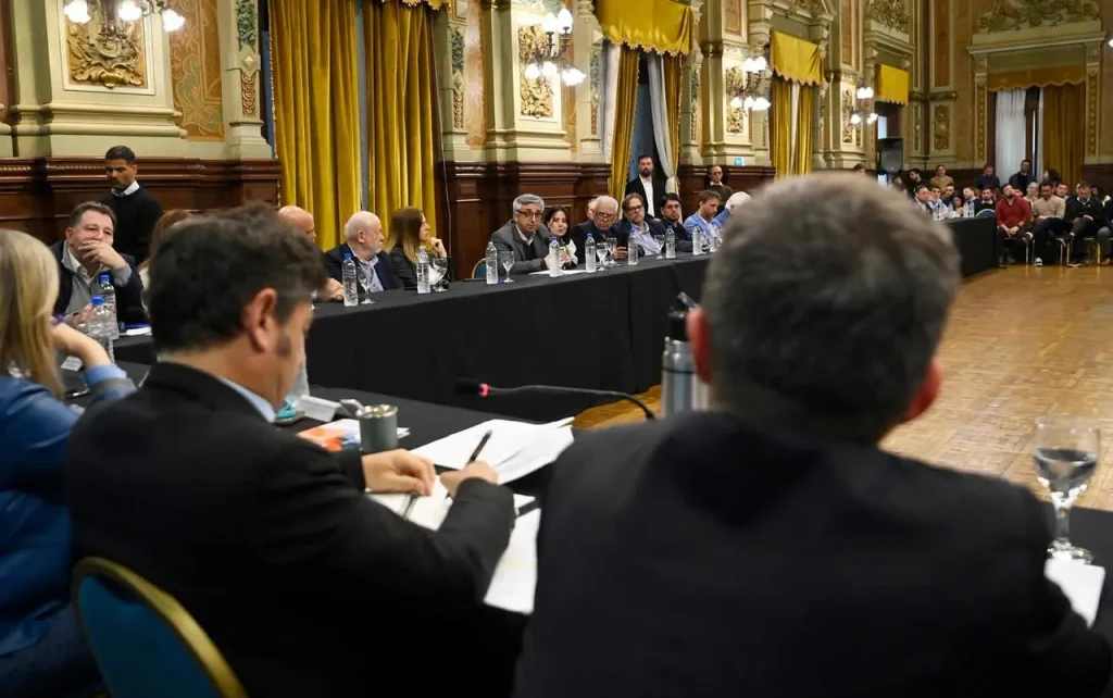 Reunion de cámaras mineras y energéticas con gobernador bonaerense