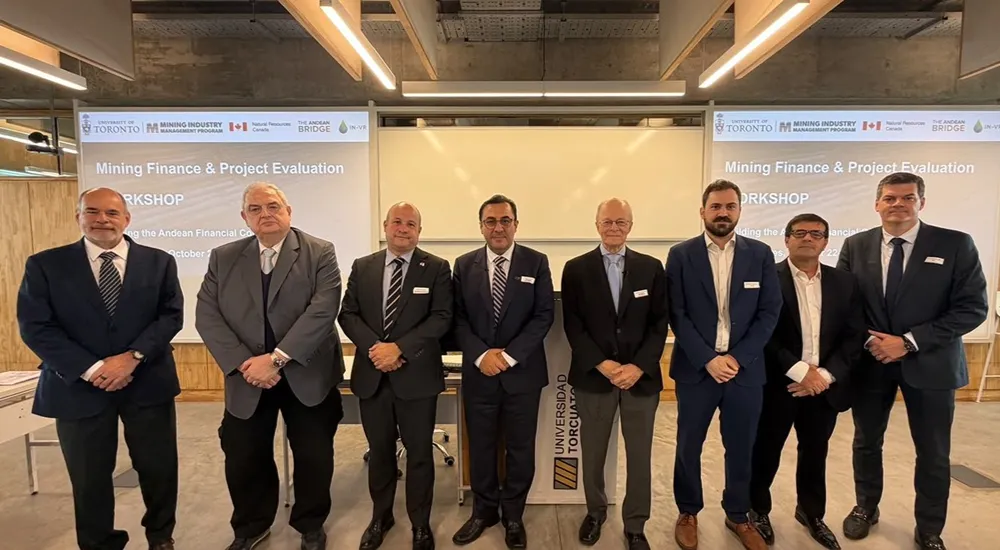 Embajador de Canadá, Stewart Wheeler; subsecretario de Desarrollo Minero, Mario Thiem; responsable para América del Sur de la Bolsa de Toronto y la TSX Venture Exchange, Guillaume Légaré; y referentes de la Universidad Di Tella.