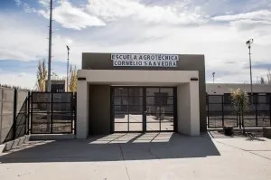 Instalaciones de la Escuela Agrotécnica Cornelio Saavedra en el departamento de Iglesia.