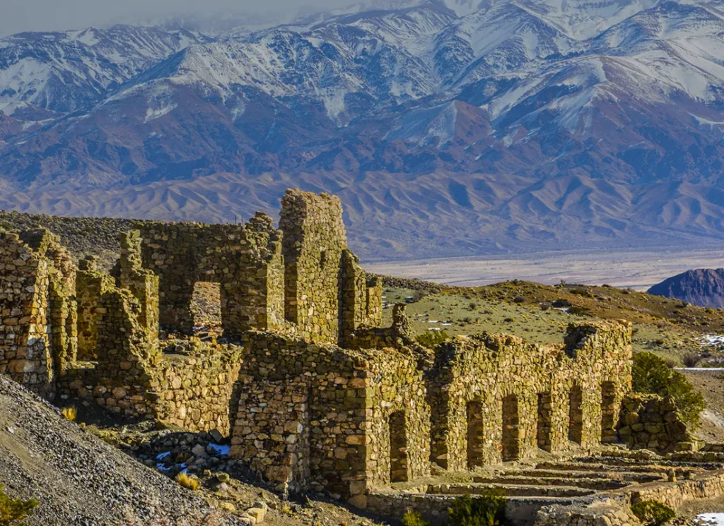 Mendoza: conocé el pueblo minero fantasma en las entrañas de la cordillera