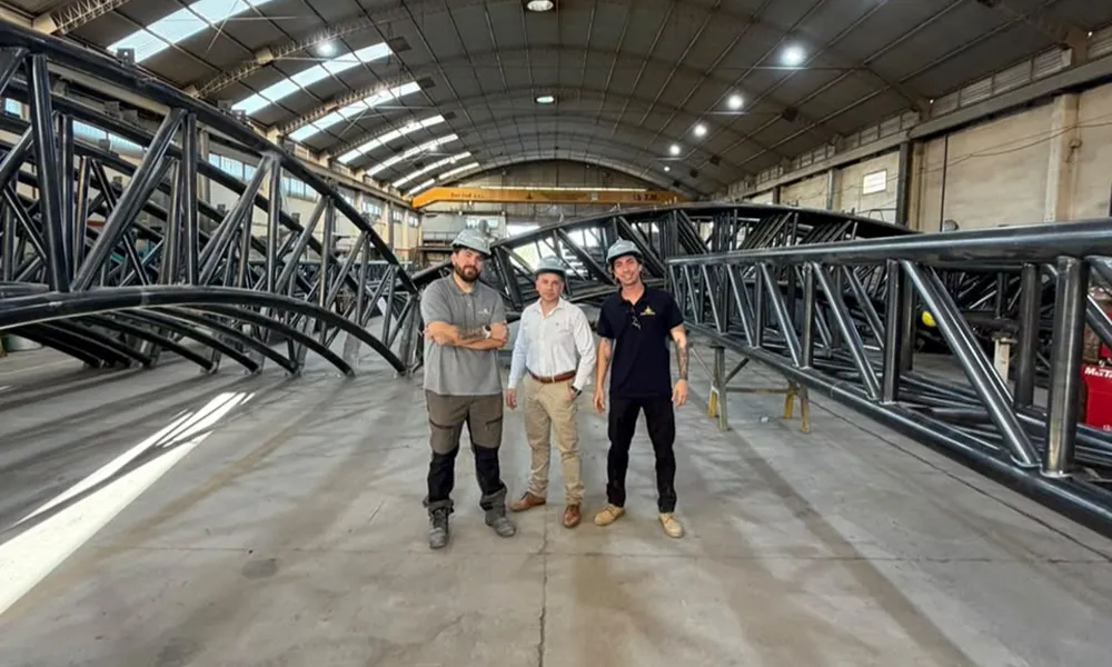 Jesús Sirvente, Francisco Blotta, Facundo Sirvente, en una de las Plantas de Servicios Industriales