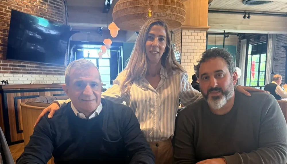 Contenido Original de ACERO Y ROCA - Prohibida su reproducción Fundador luis Ricigliano, business manager director Aldana Ricigliano y jefe de operaciones de planta Emiliano Pérez