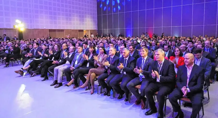 auditorio colmado en el AOG Patagonia 2026