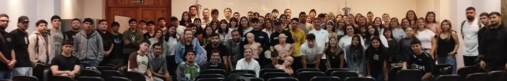 grupo de egresados de los cursos en mineria dictados por ramiro molina