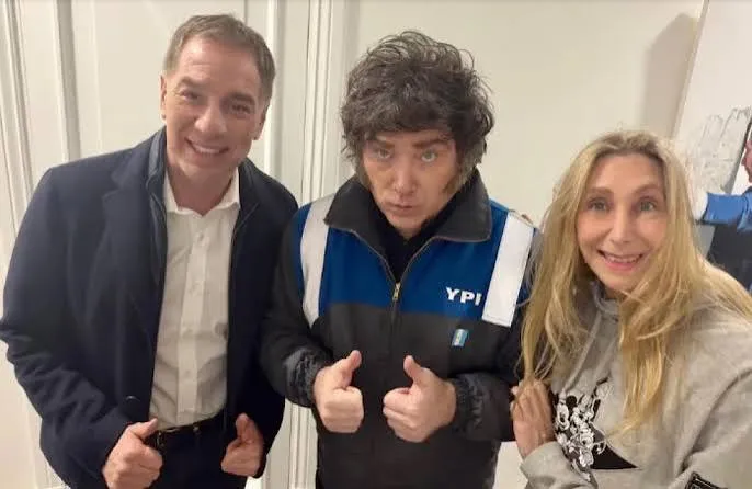 Gabinete nacional con Karina Milei, Diego Santilli, Luis Caputo y Luis Lucero en la apertura de la Ronda RIGI en Rosario.
