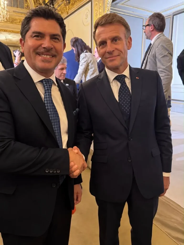 Marcelo Orrego y Emmanuel Macron
