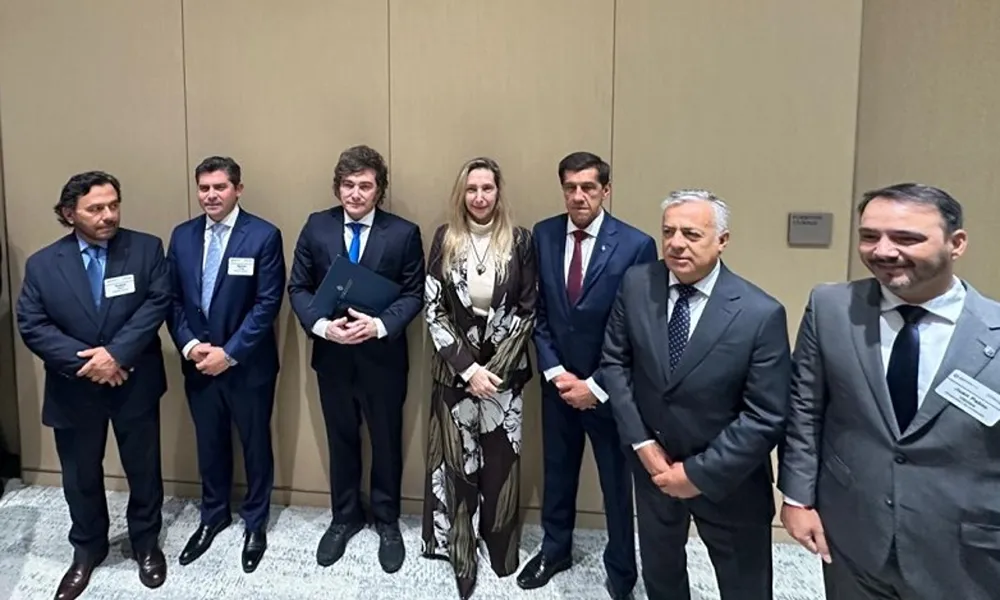 Comitiva nacional argentina durante el argentina week de paris francia 2026