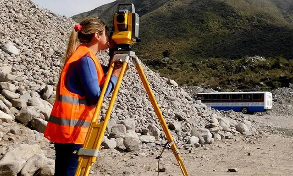 El Encuentro de Mujeres Agrimensoras impulsa la ingeniería de precisión en San Juan