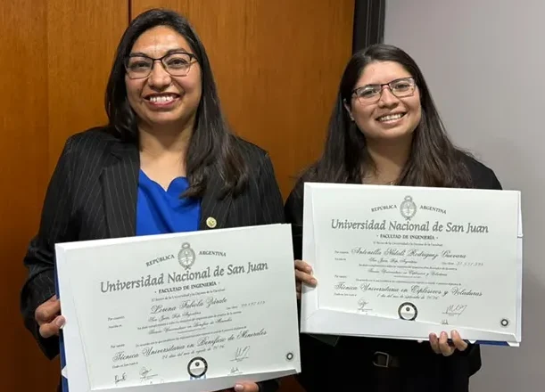 Lorena Fabiola Zárate y Antonella Natalí Rodríguez completaron las dos tecnicaturas universitarias dictadas en Calingasta.