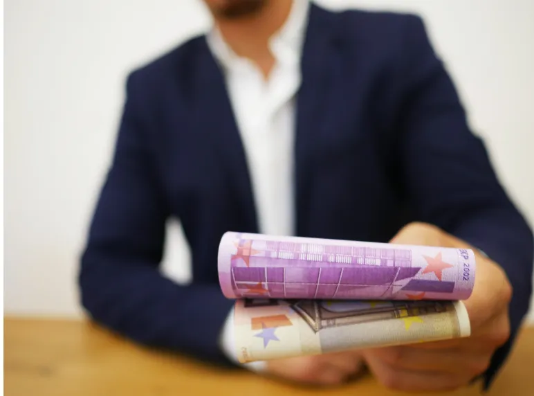 pago de indemnizaciones laborales en el ámbito corporativo y minero.
