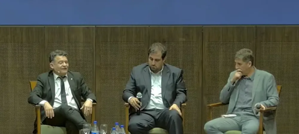 Ramón Díaz, presidente de CAMARCO filial San Juan; Alfredo Aciar, Secretario de Coordinación para el Desarrollo Económico de San Juan; Leonardo de la Vega, presidente de la Unión Industrial de San Juan (UISJ).